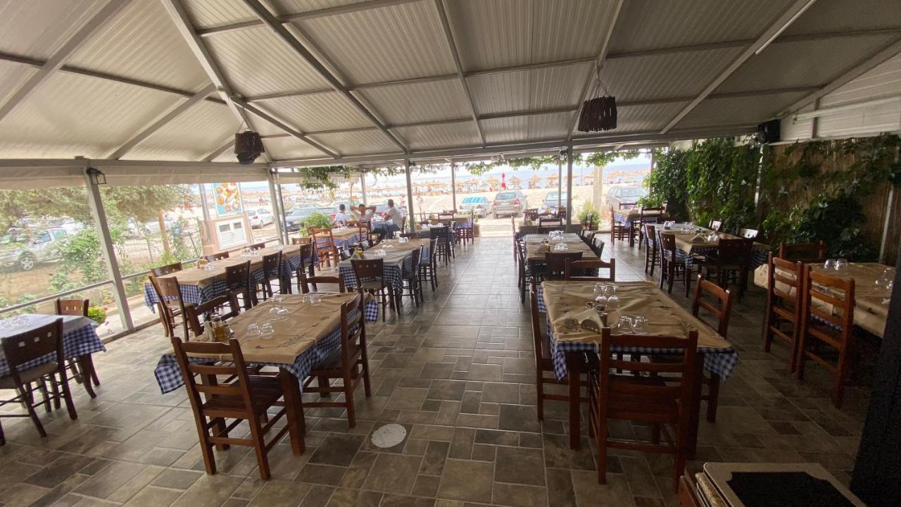 Vangjelis Hotel Himare Exteriör bild