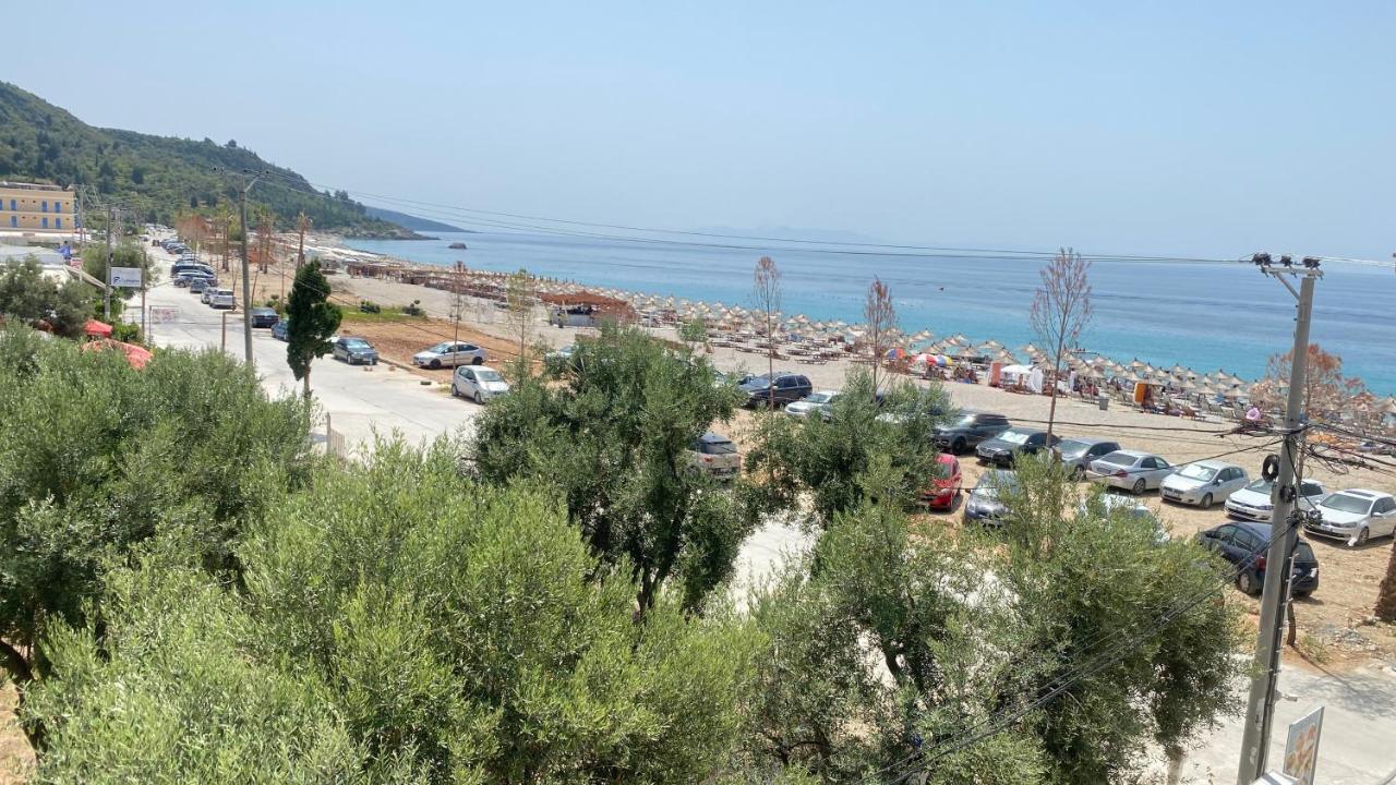 Vangjelis Hotel Himare Exteriör bild