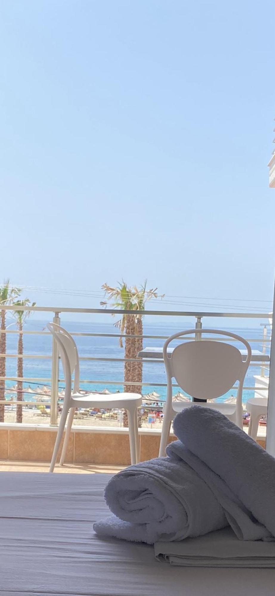 Vangjelis Hotel Himare Exteriör bild