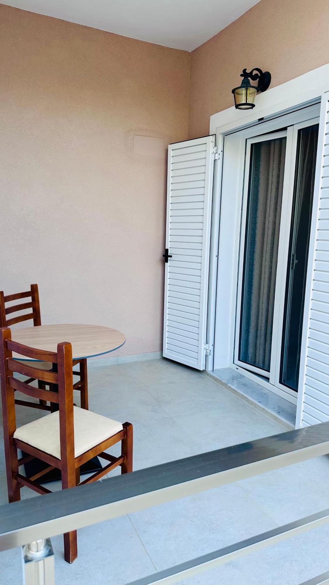 Vangjelis Hotel Himare Exteriör bild