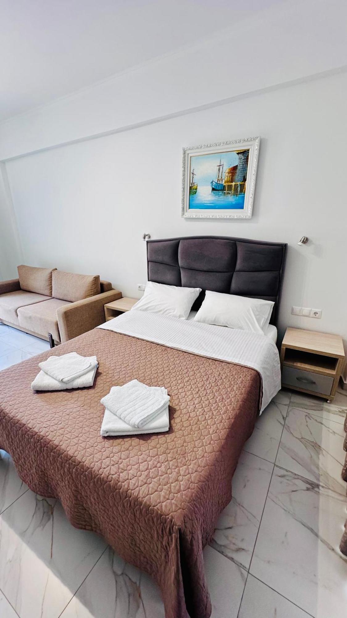 Vangjelis Hotel Himare Exteriör bild